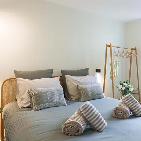Cosy & Elegant, A 2 Pas De La *